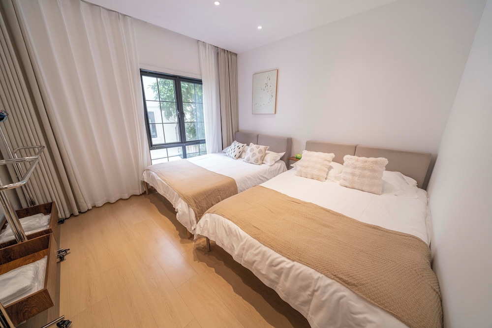 Book and Bed - Xujiahui