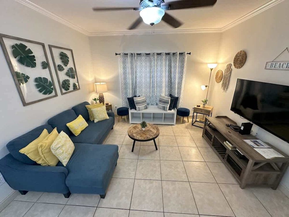 Family Friendly Beach Condo With Pool