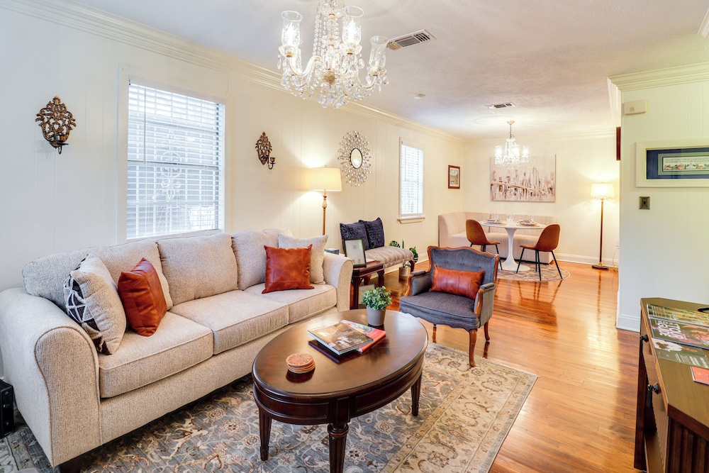 3 Mi to Mississippi Stadium: Cozy Jackson Getaway!