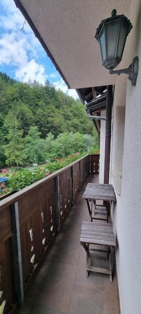Apartmaji Pod macesnovo streho