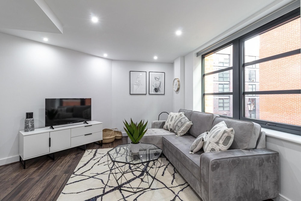 Luxury Interior Designed 2 BR - Jewellery Quarter view 2