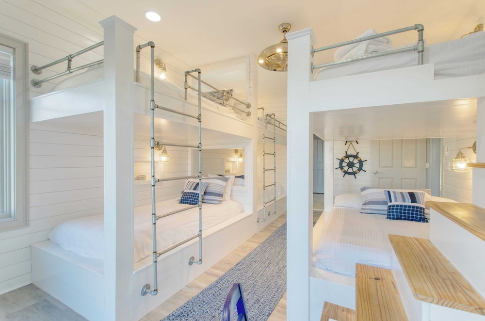 Sleeps 38 2 Homes, Steps to the Beach, Private Pool + Hottub, Game Room, Views