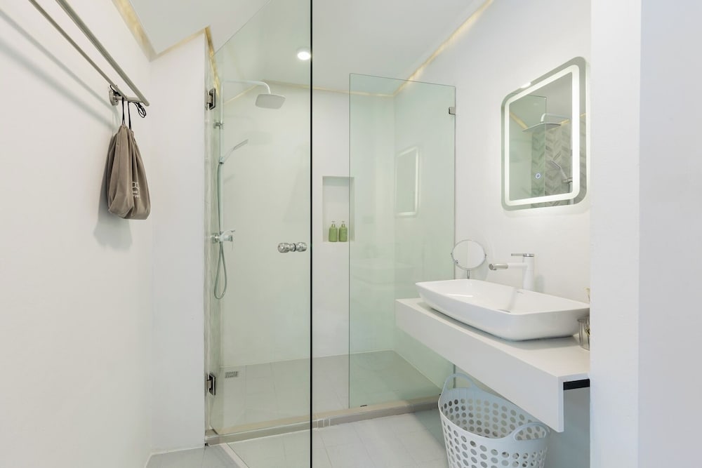 Unique Townhouse Pool Slide Access