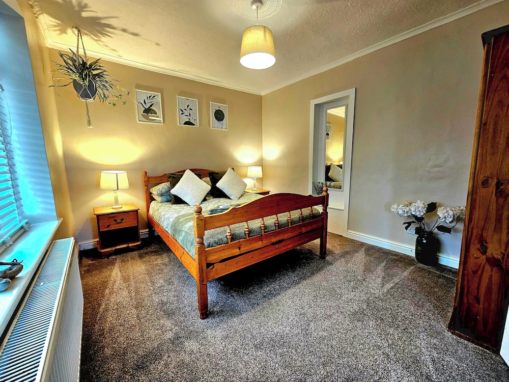 Seaside Bliss Retreat - 5 Bedroom House