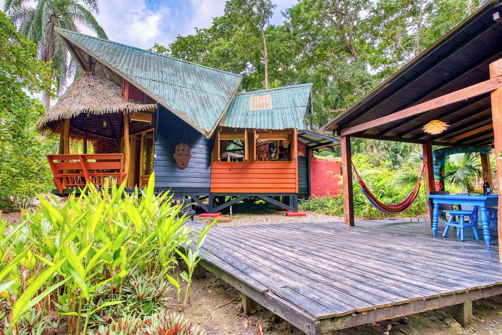 Tree House Beachfront Lodge