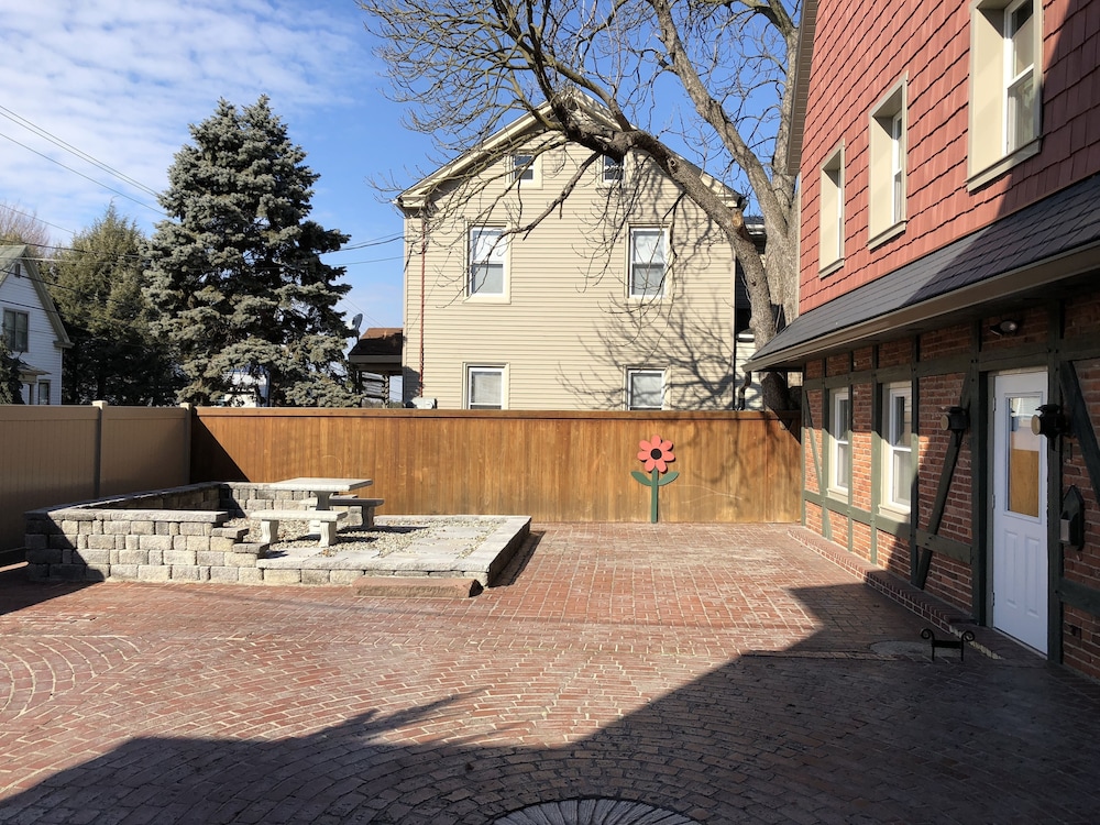Red Rose Bed & Breakfast