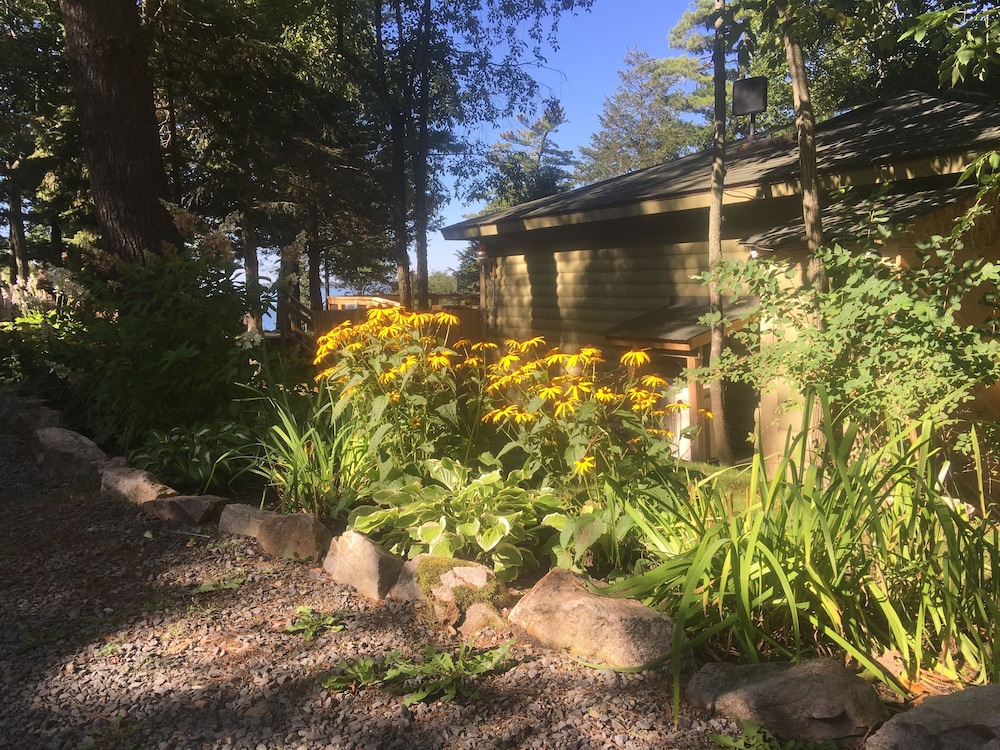 Watermark Waterfront Cottages