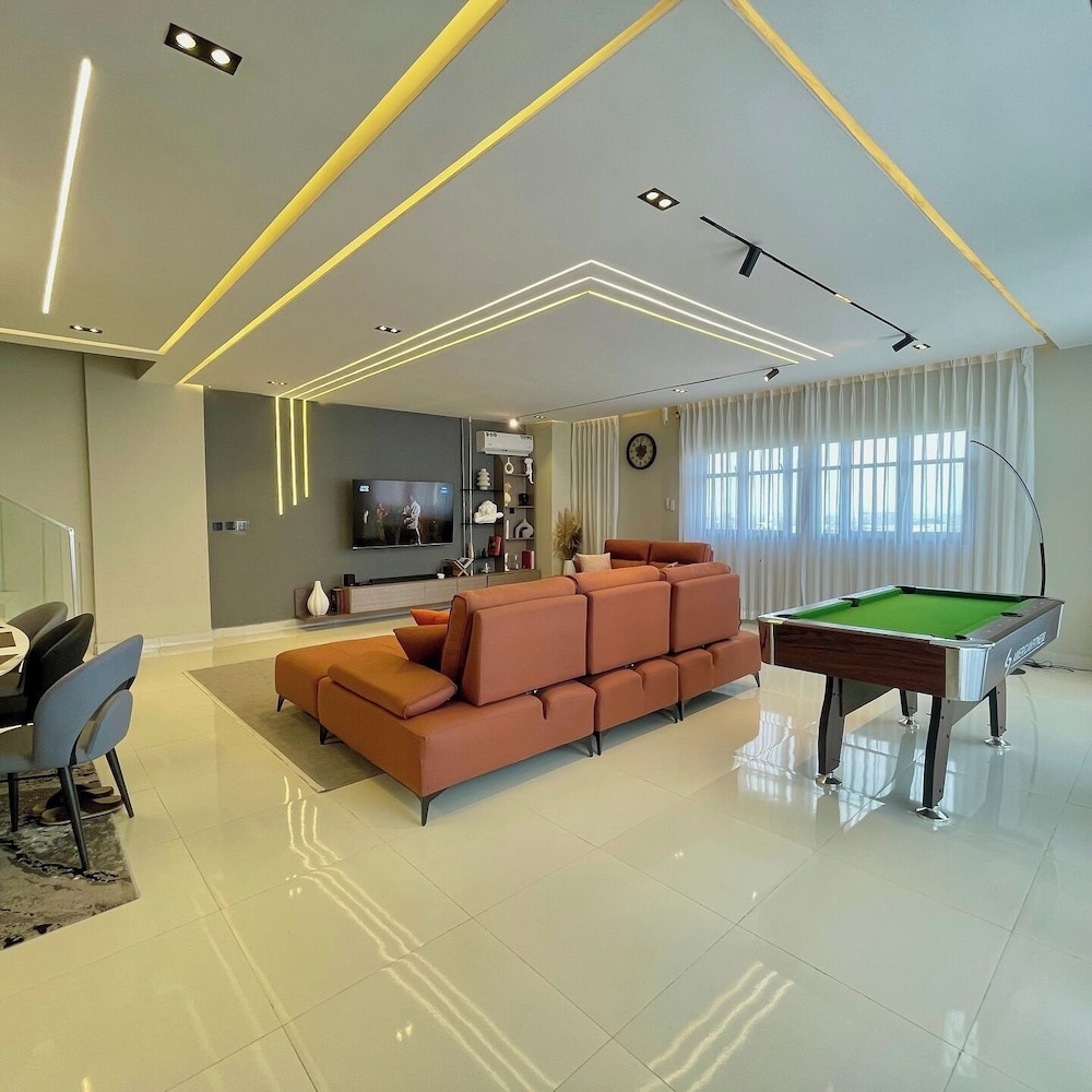 Osaka Apartment by J's Luxury