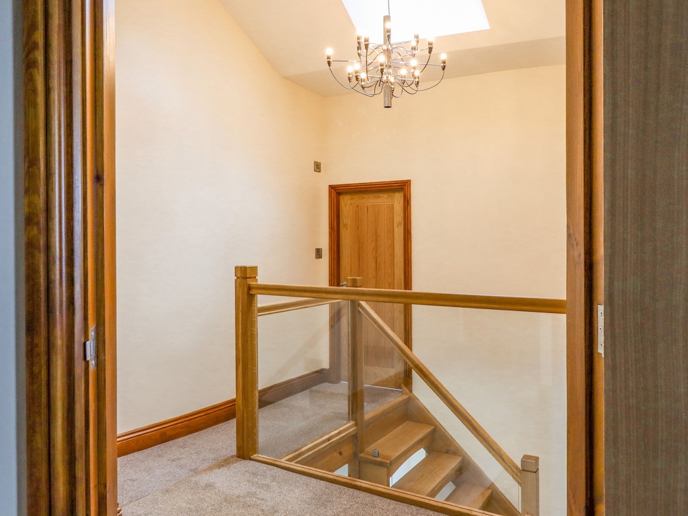 Orcaber Farmhouse