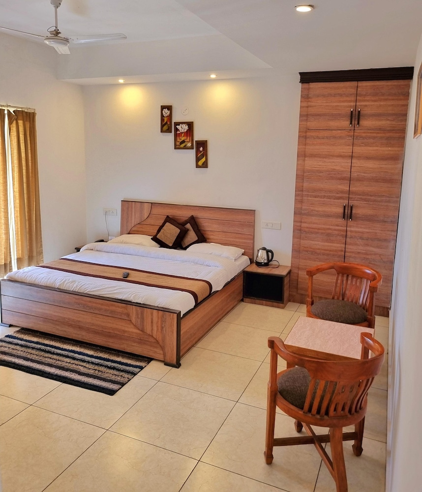 Mist n Meadows Resort
