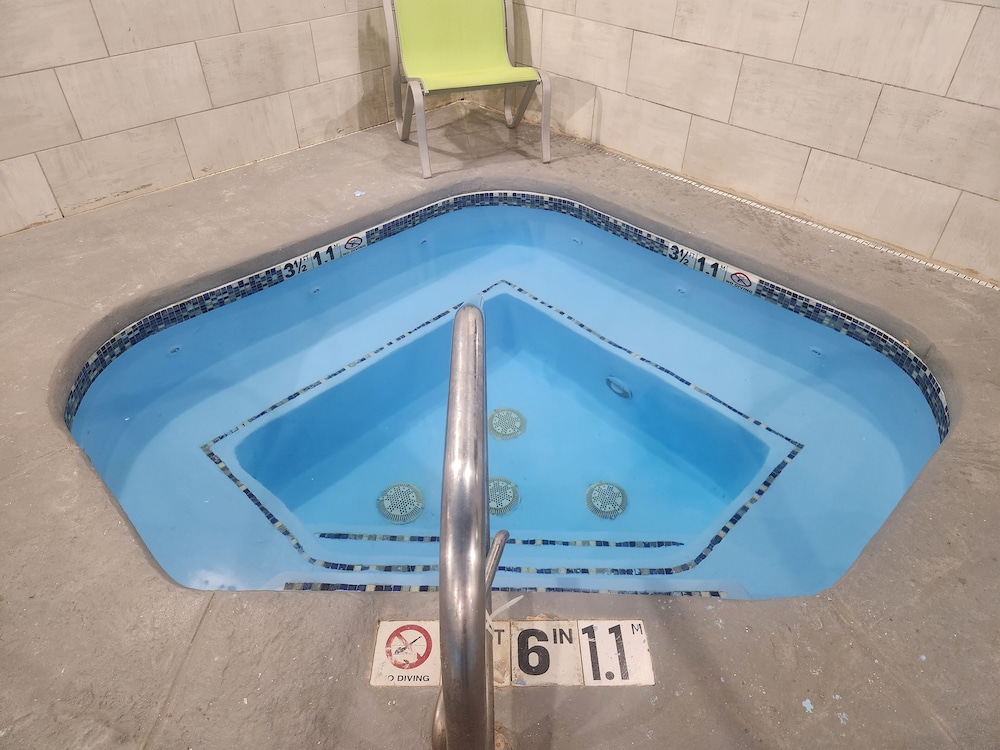 CASH REWARDS INN & SUITES