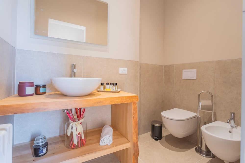 Luxury Apartments in Villa Cardinal Ciceri view 5