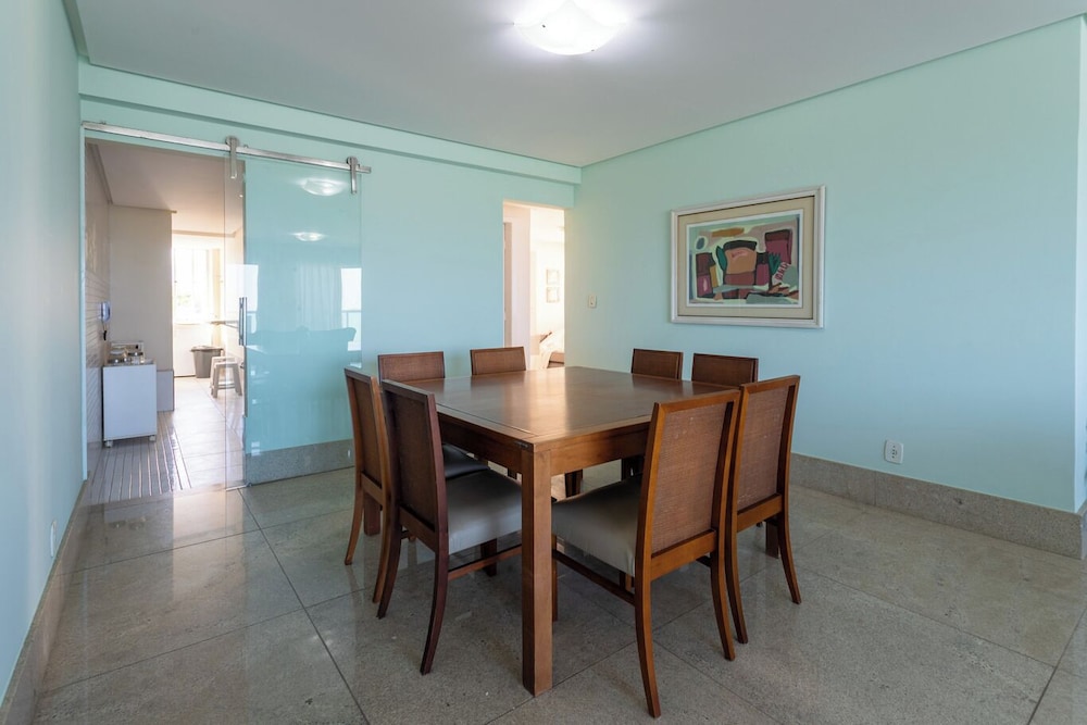 Apto Pet Friendly com 3 Su tes e Vista Para o Mar