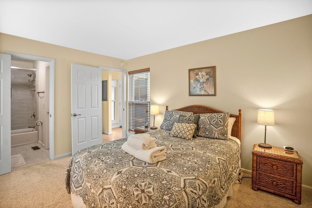 Beautifully Maintained 3-bed, 3-bath Home Offers Comfort & Privacy