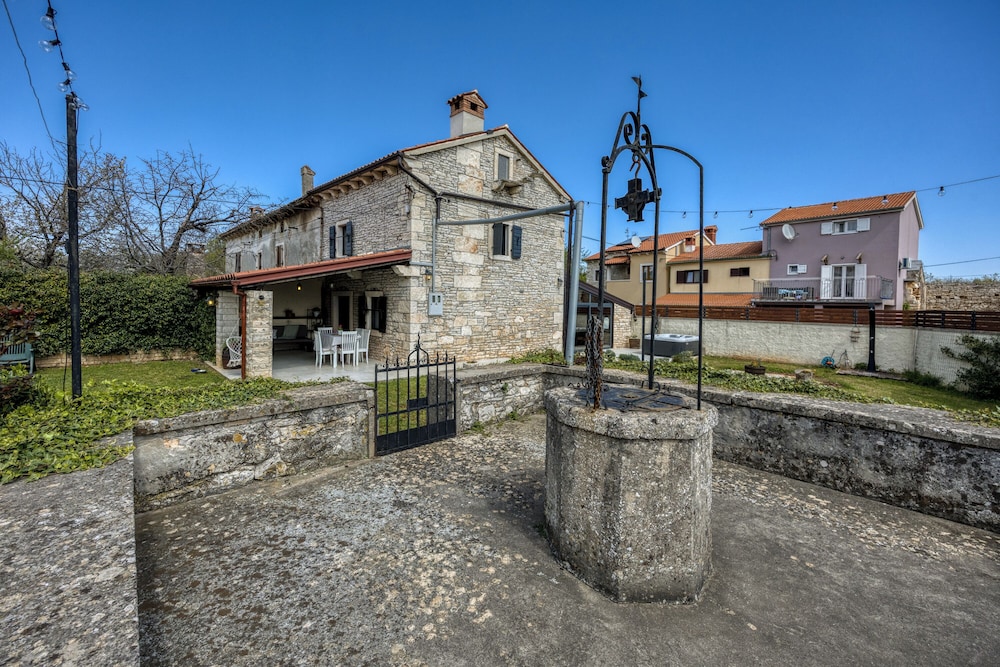 Villa Capadinka With Whirlpool