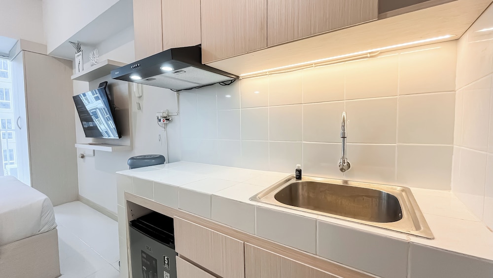 Comfy And Best Deal Studio Apartment Tokyo Riverside Pik 2