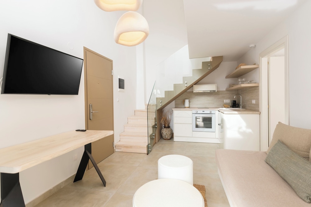 Nusa Suites & Villas