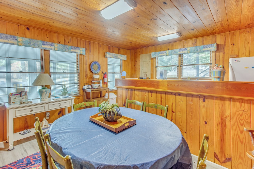 Walk to Ocean: Home w/ Deck in North Myrtle Beach