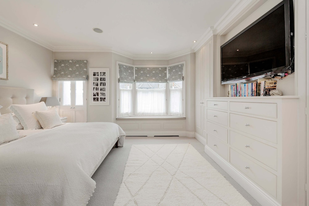 Stunning 4 bed Fulham Home With Garden