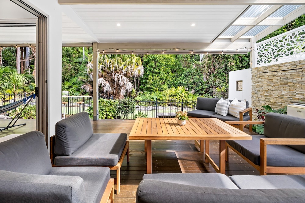 Spacious 3-bed Home With Patio Near Beach