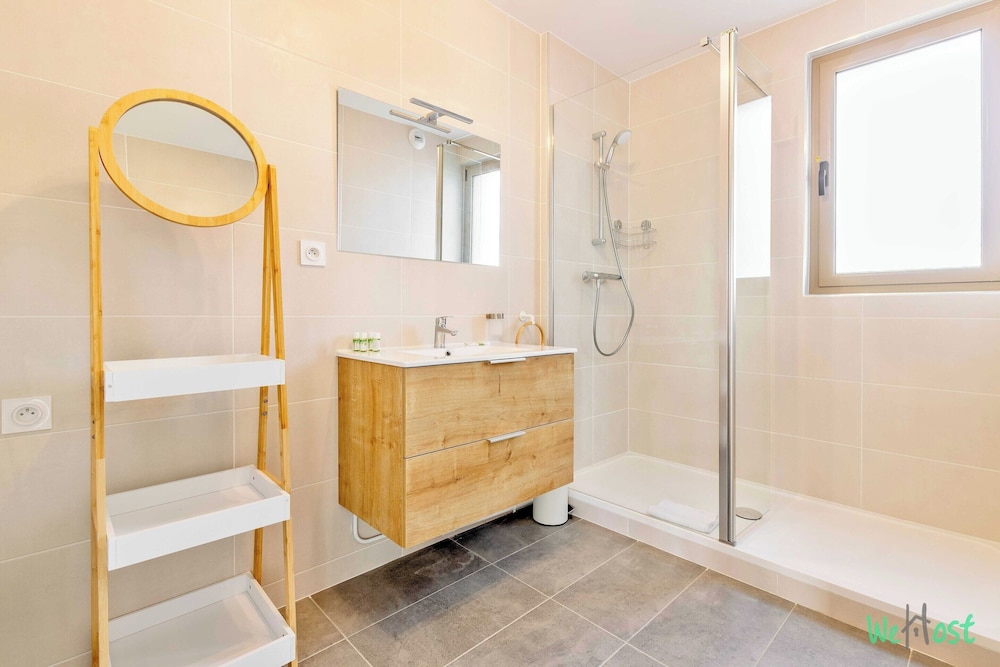 Modern Apt With Balcony-6p-close to Disney/paris