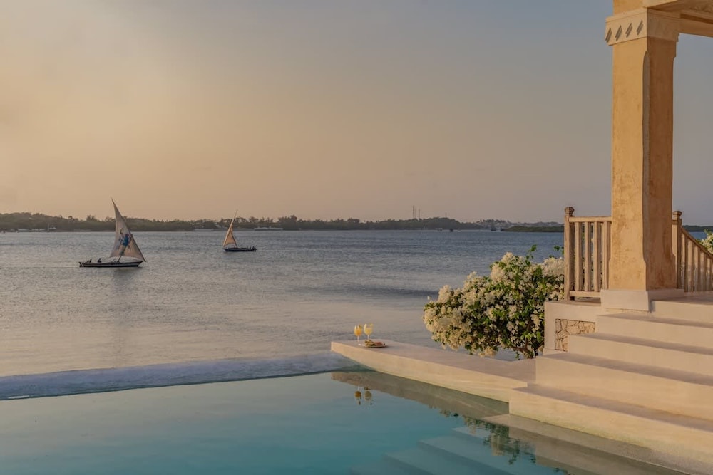 Amani House 5 Bedrooms Sleeps 10
