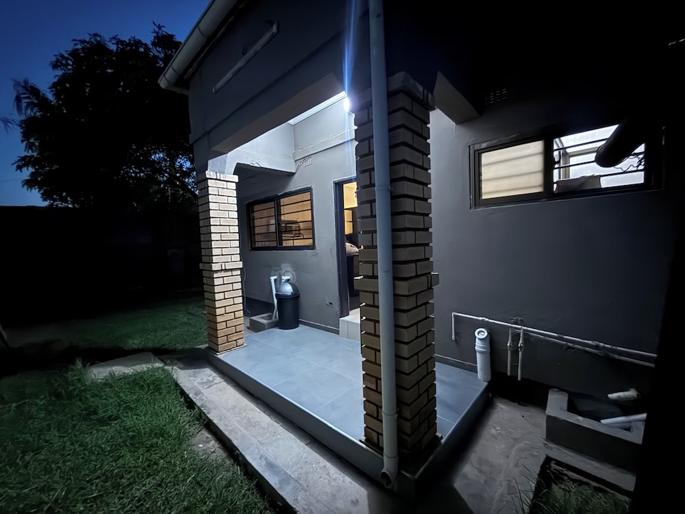 Spacious & Modern 3-bedroom Foxdale