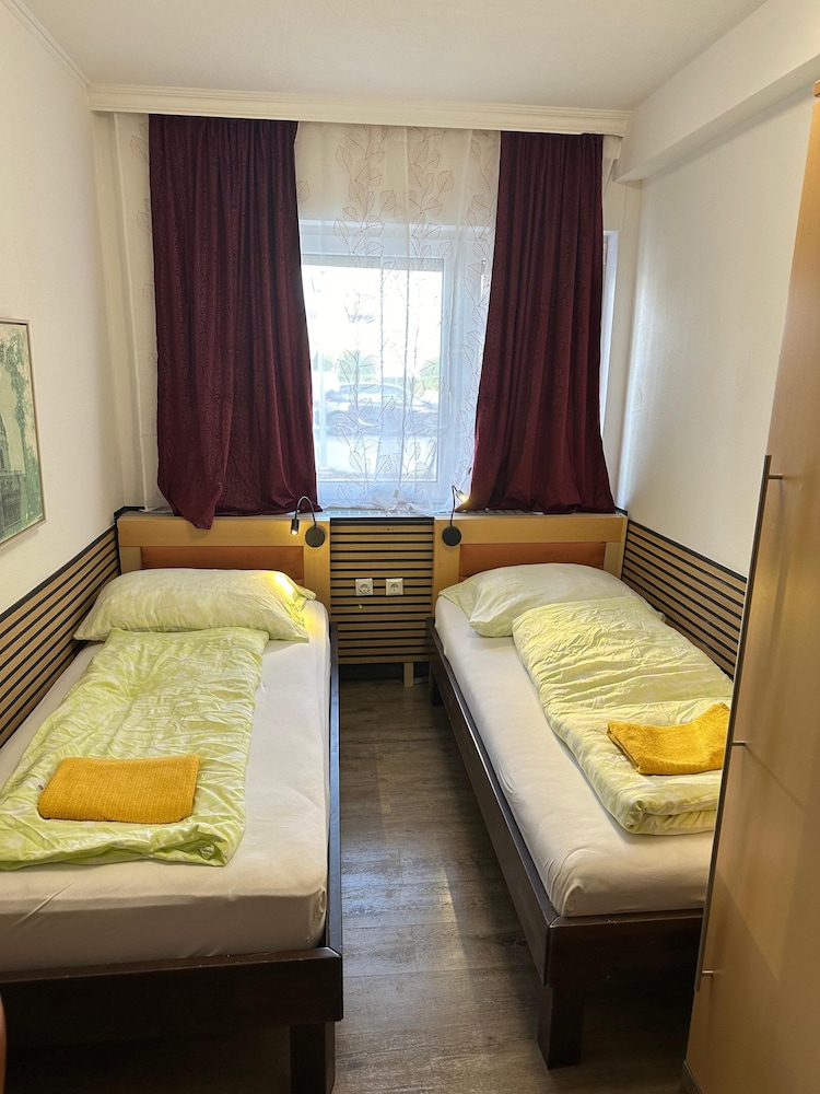 Motel Caesar