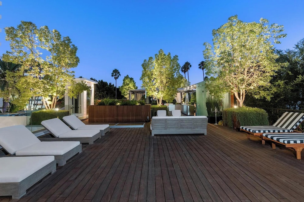 Alta Royale - Exquisite Designer Retreat Near Soho House & Rodeo Drive