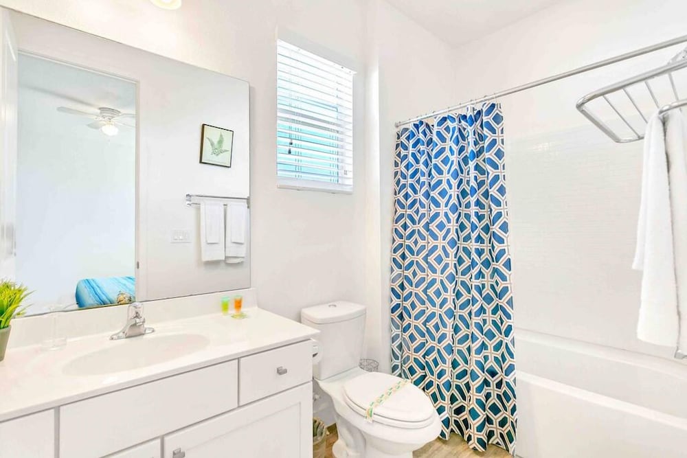 Super Size - 11br Spacious Home w Pool HOT TUB