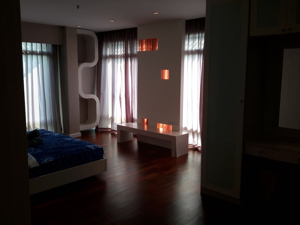 Beachfront Family Penthouse Hua Hin