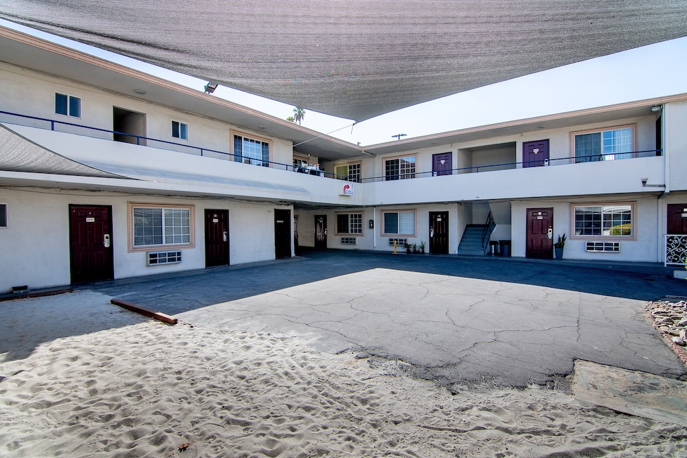 LA Royal Viking Apartments