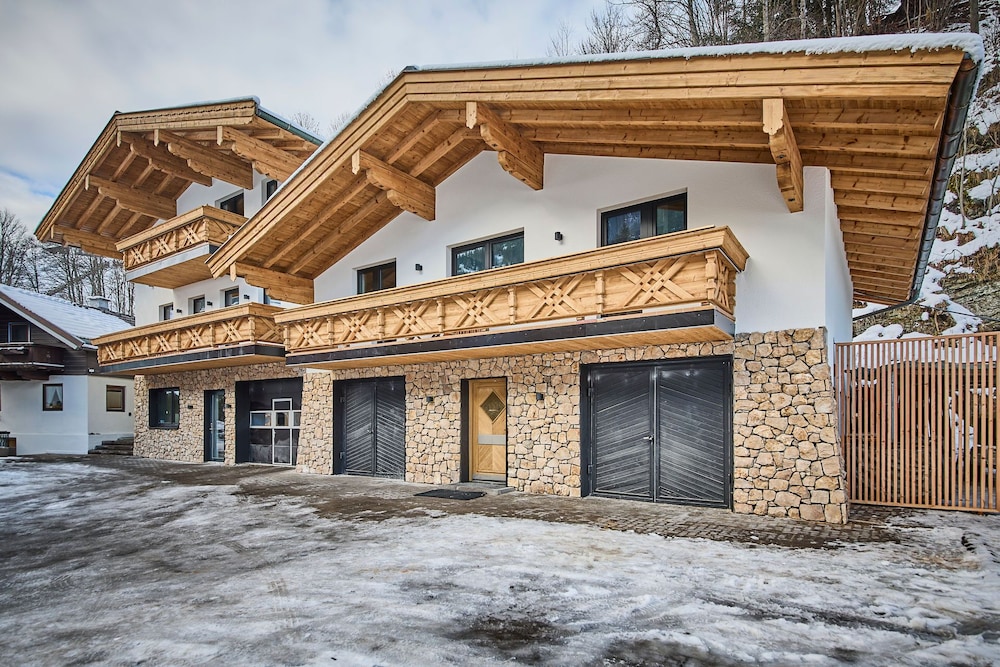 MiLa Apartments