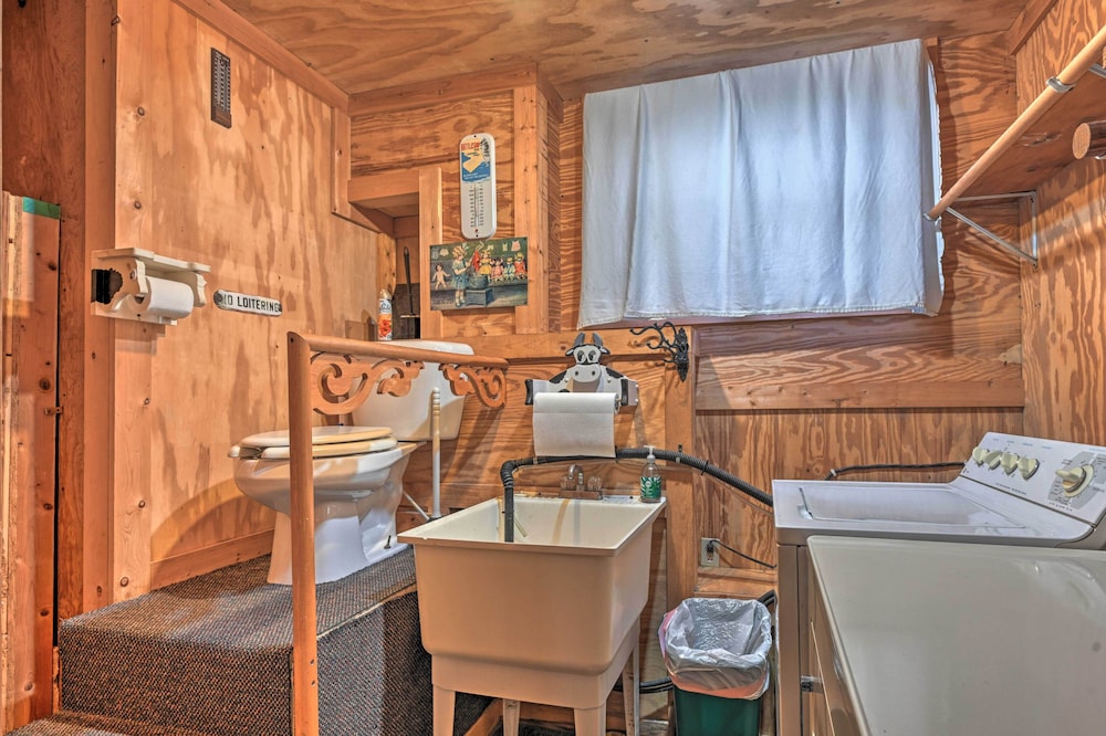 Waterfront Arkdale Retreat: 2 Acres w/ Deck & View view 2
