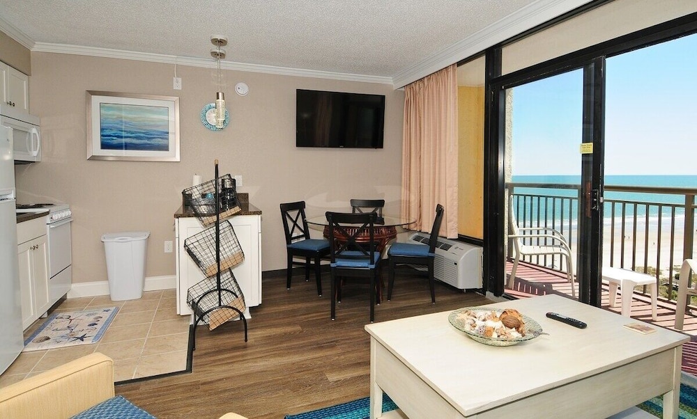 Caravelle 1104 1 Bedroom Condo