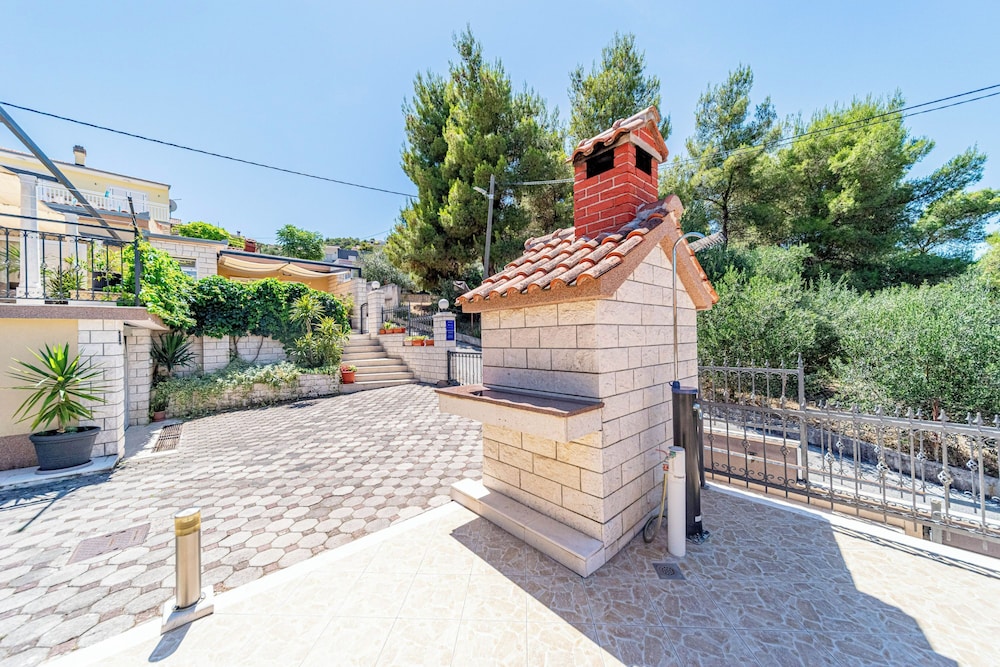 Villa Viki Apartman 1 view 5