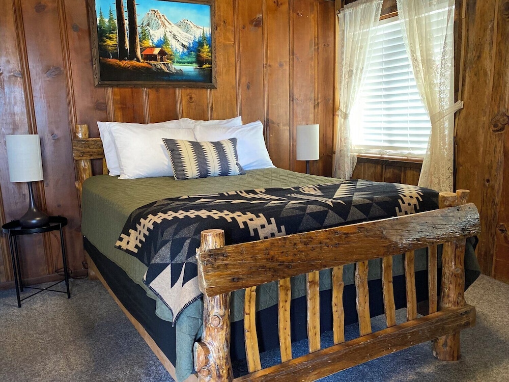 Oak Knoll Lodge