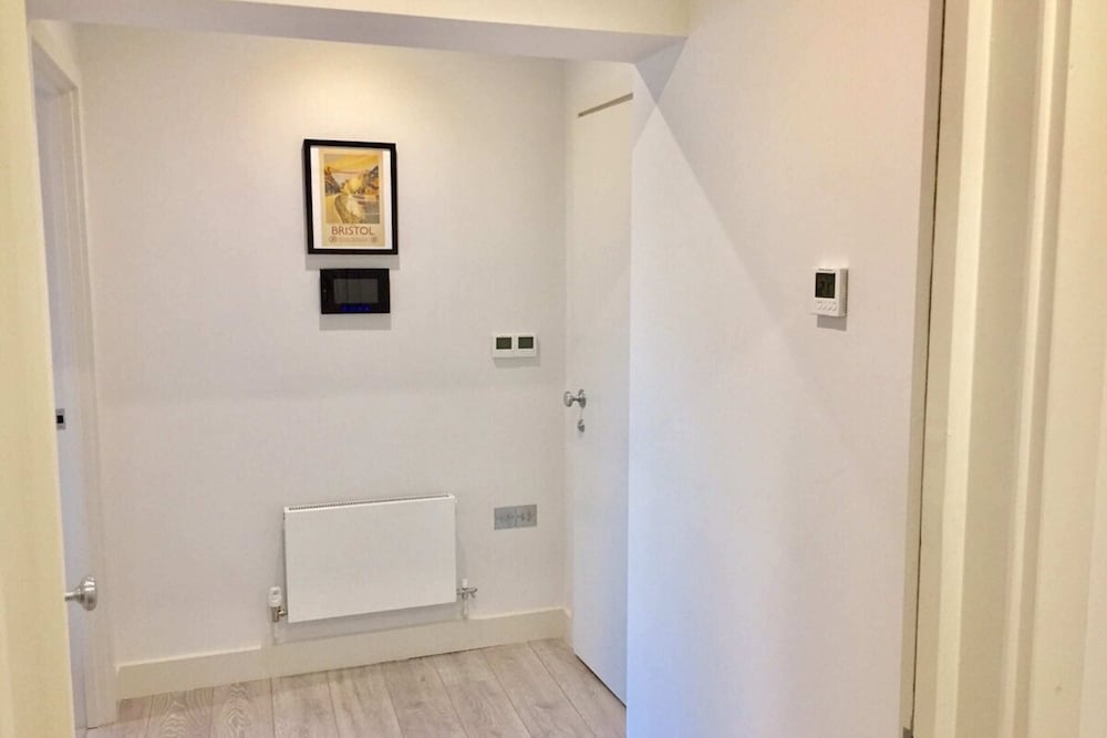 Modern Bristol Apartment Right in the City Centre view 3