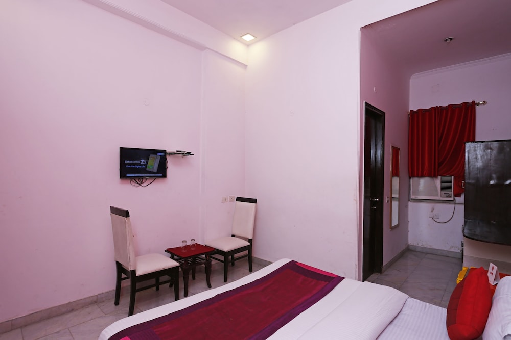OYO 834 Hotel Aashirwaad