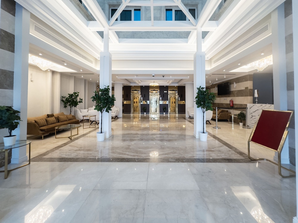 Al-Fakhama Plaza view 3