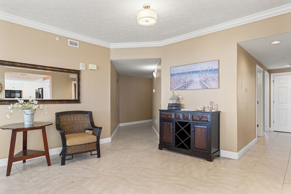 Treasure Tides3br Beachfront Corner Unit Sleeps 8 With Stunning Gulf Views!