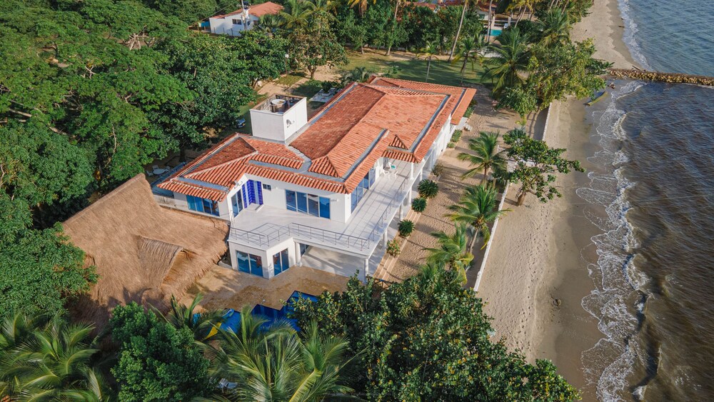 Villa El Francés 4BD WPool & Beach Front