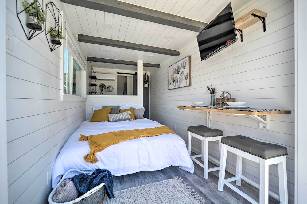 Modern Studio w/ Mtn Views & Lake On-site!