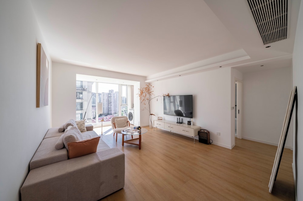 Book and Bed - Xujiahui