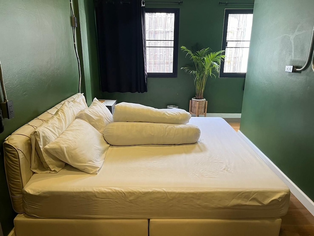 666 Cnx Hostel