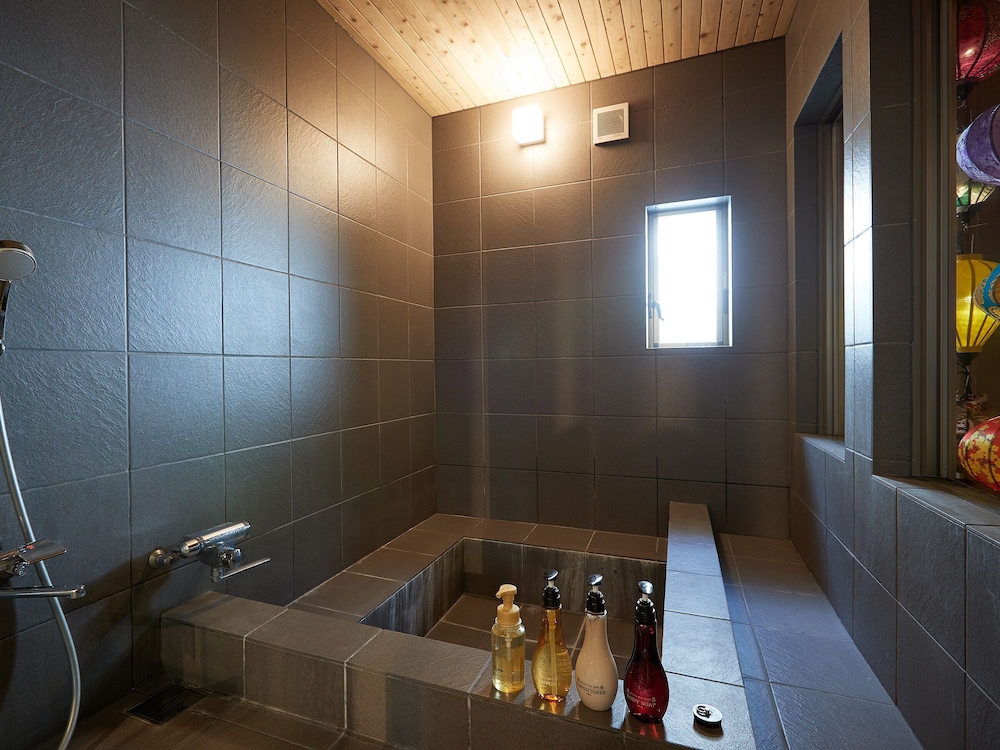 ADAN RESORT -LANTERN-