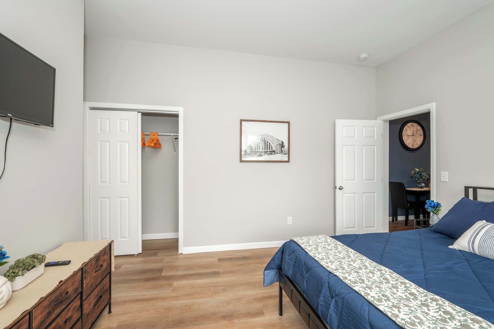 Queen City Retreat 1 - Cozy Home for 6 Near Attractions & Restaurants