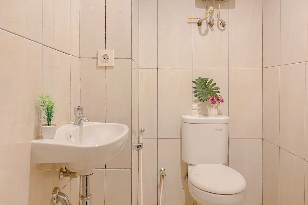 Good Choice And Homey Studio Grand Kamala Lagoon Apartment