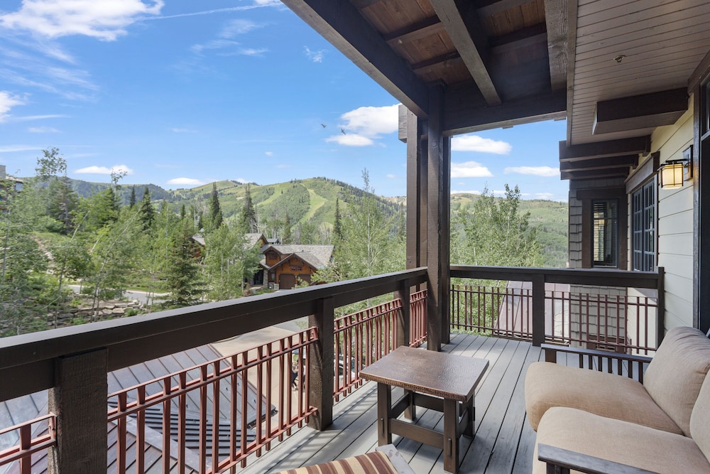 Arrowleaf Lodge at Deer Valley Resort - Two Bedroom Residence #301 2 Condo