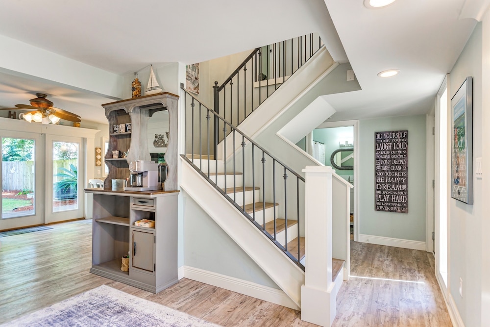 2 Private Outdoor Spaces: Gulf Breeze Townhome!